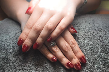 Rouge nails